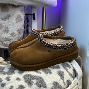 UGG Tasman
